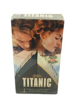 Titanic VHS 1997 2 Tape Set Leonardo DiCaprio Kate Winslet New In Package